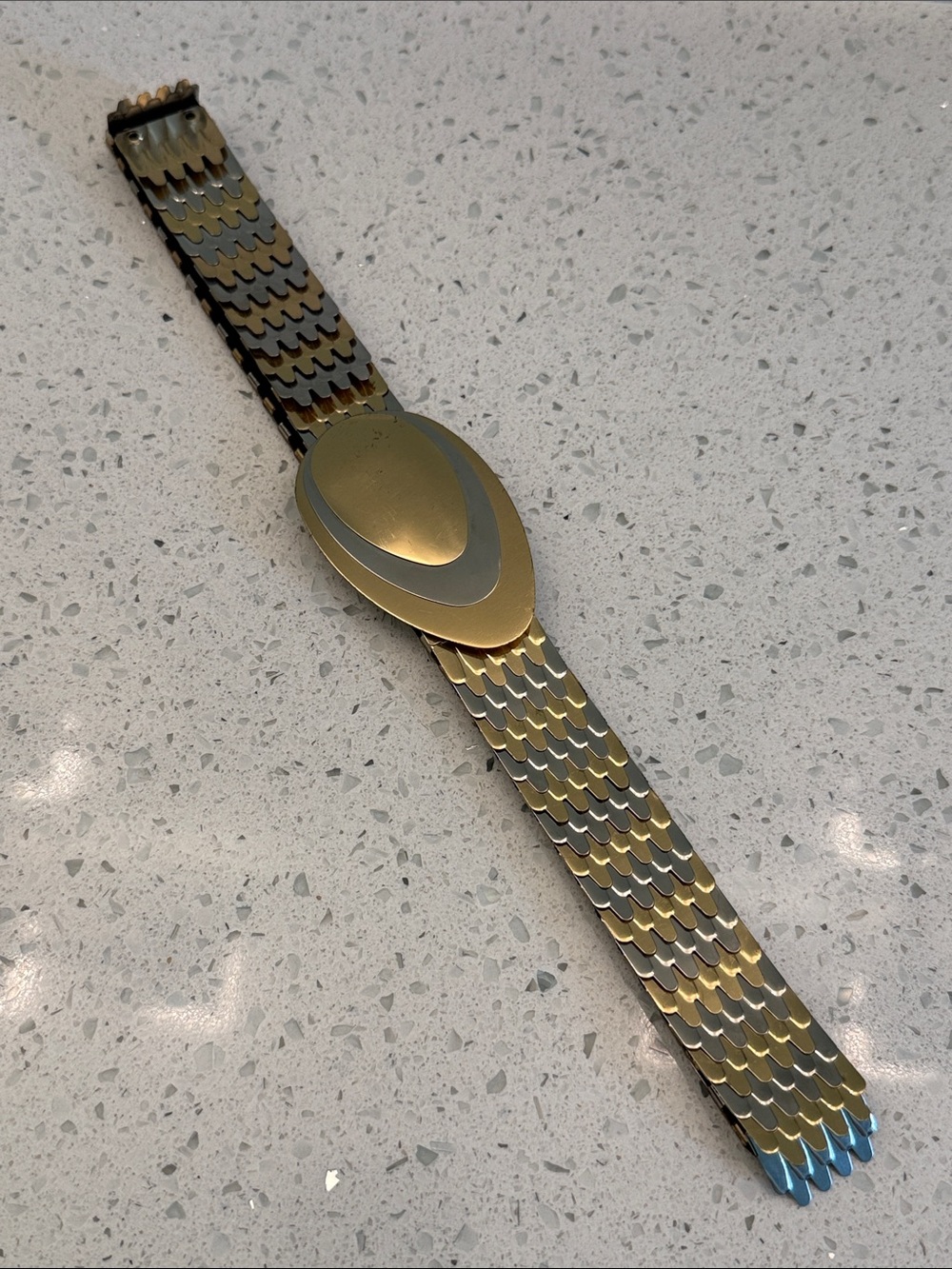 Vintage 1970s Fish Scale Gold and Silver Stretch Metal Belt